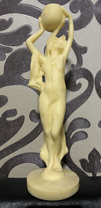 Статуетка на Афродита