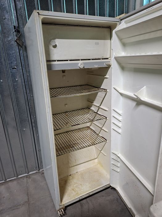 Холодильник Бирюса. 6000тг