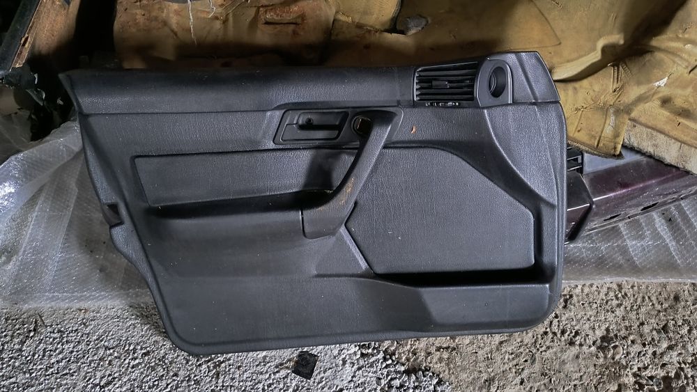 Dezmembrez BMW E34 520i 1995