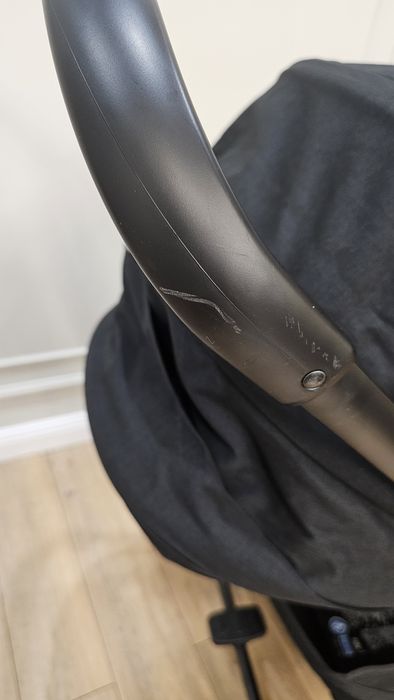 Продам коляску Joie