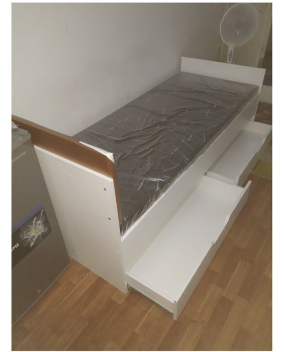 Продам кровать .