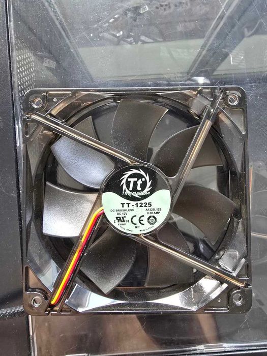 Кутия Thermaltake Core V21