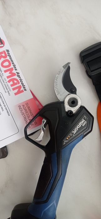 Foarfecă electrică pentru vie sau pomi