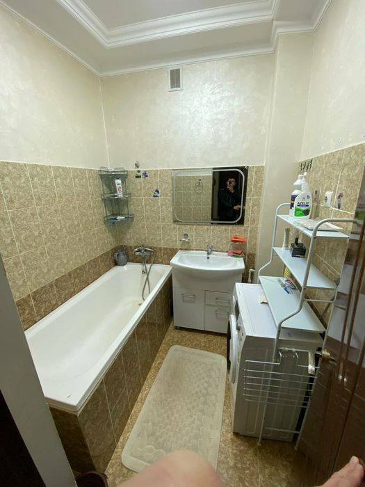 Базардын касында Ш Рашидов кошеде таза керпич дом сатылады 3 комната