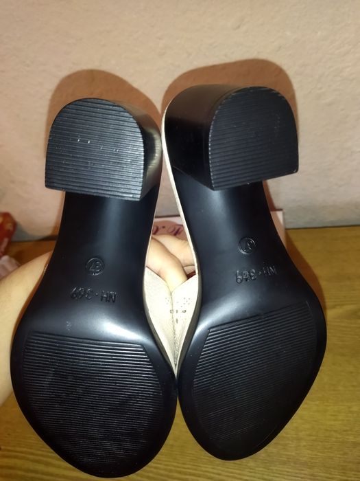 Стильная тапочки с каблуком