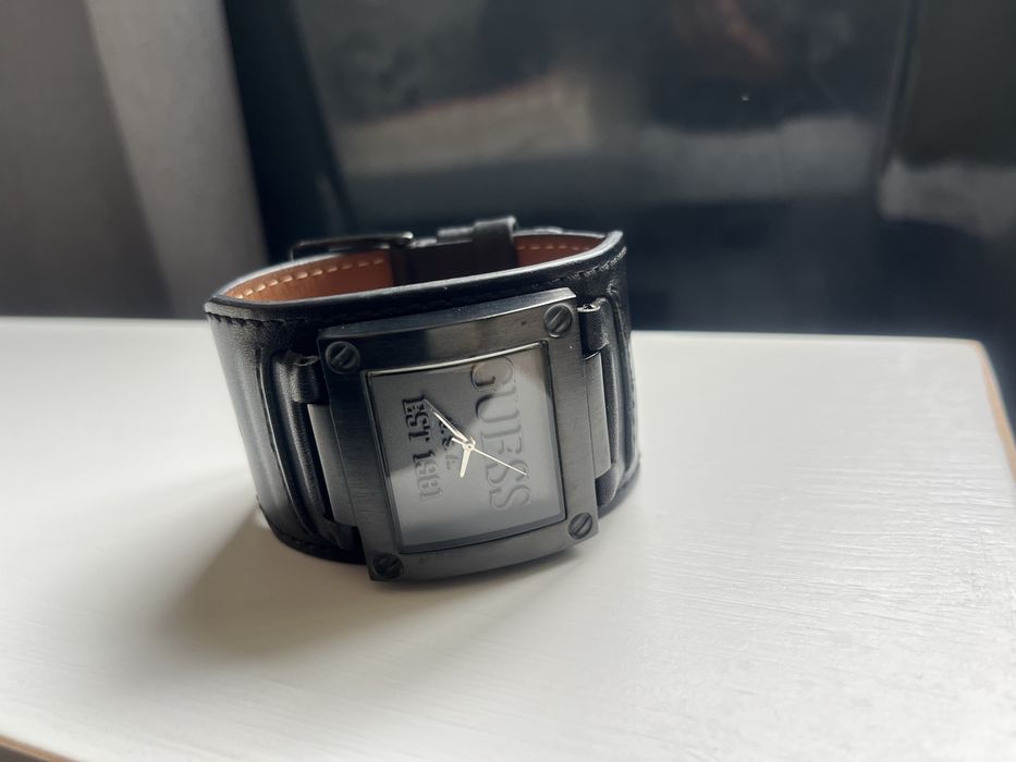 Унисекс часовник Guess
