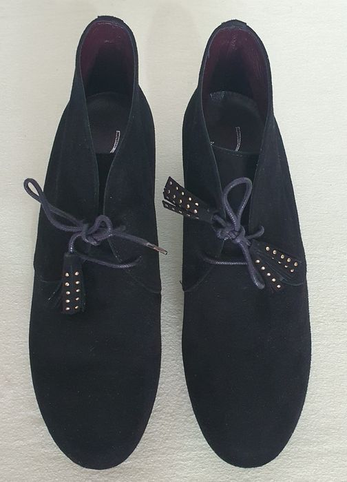 Vând  ghete damă  piele întoarsă.