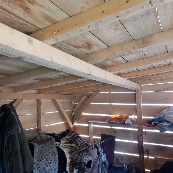 Vand spațiu depozitare.