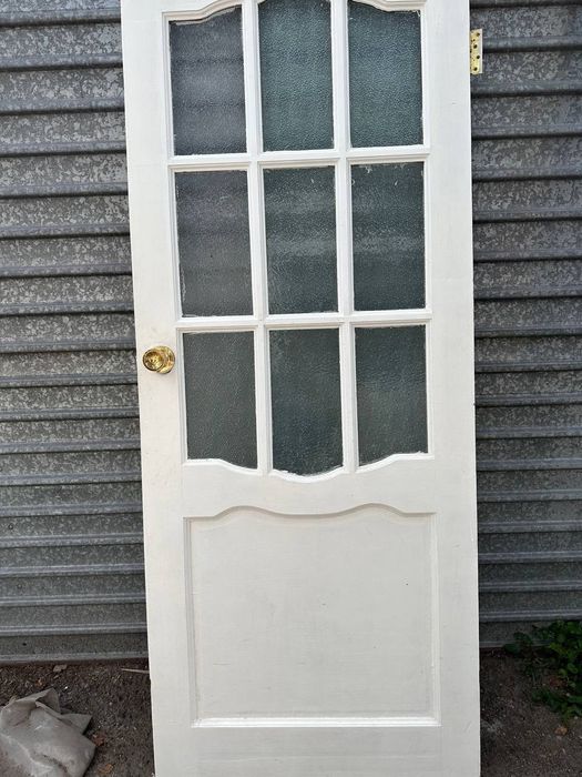 Продам двери б/у