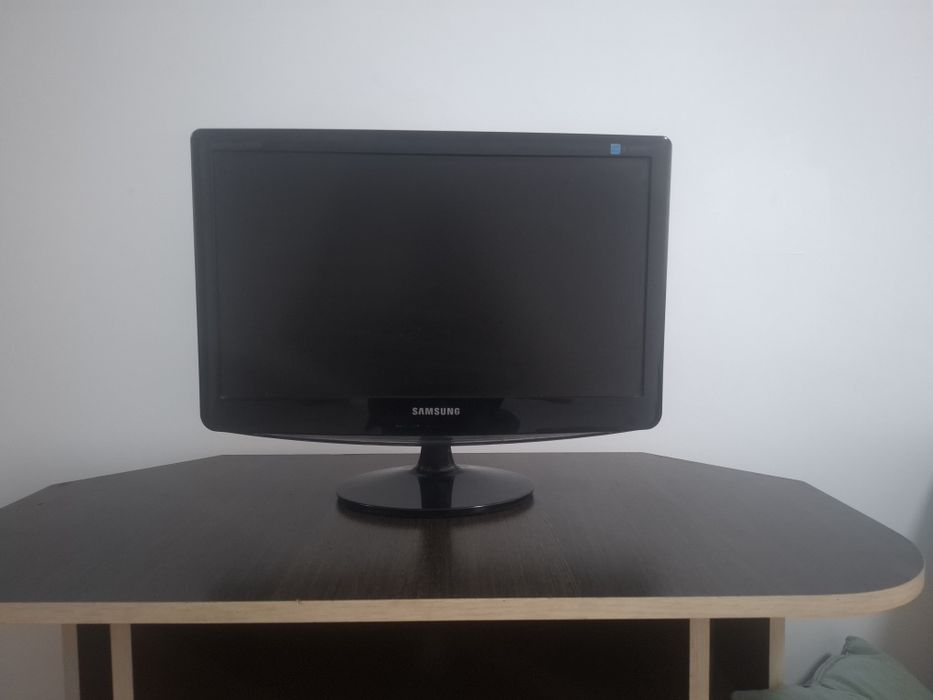 Монитор Samsung B2030