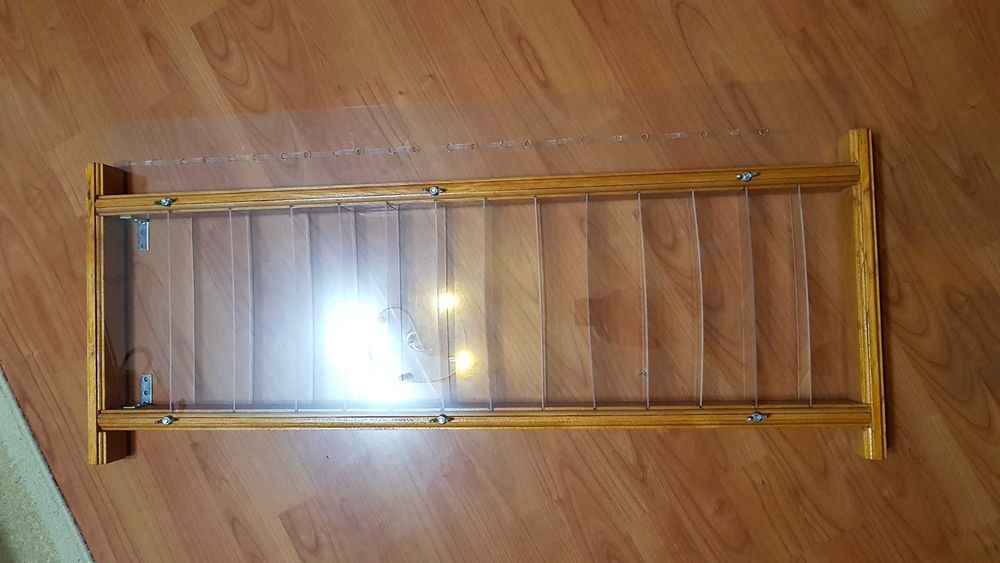 Vitrina pentru figurine, 380 x 970 mm, maxim 13 polite