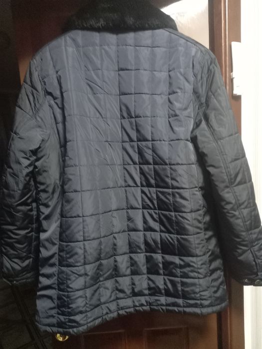 Продам зимние куртку