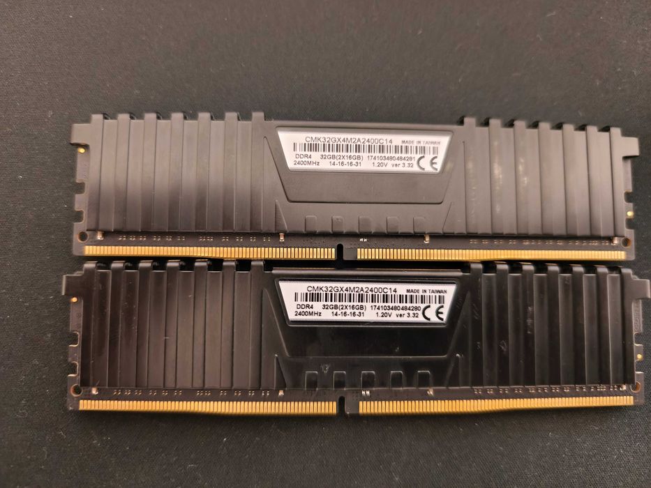Corsair Vengeance 2x16GB DDR4 2400mhz
