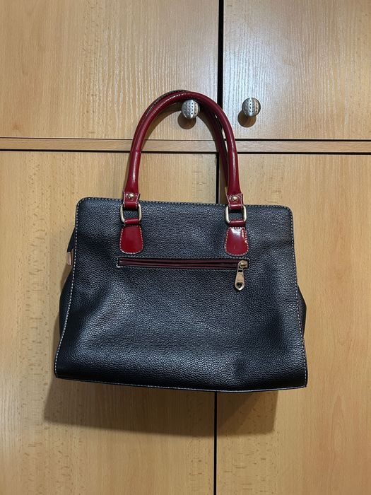 Дамска чанта, черно-червена