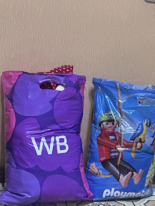 Женская одежда 42-й размер два пакета отдам