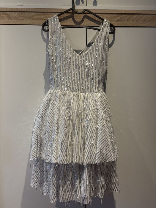 официална рокля с пайети