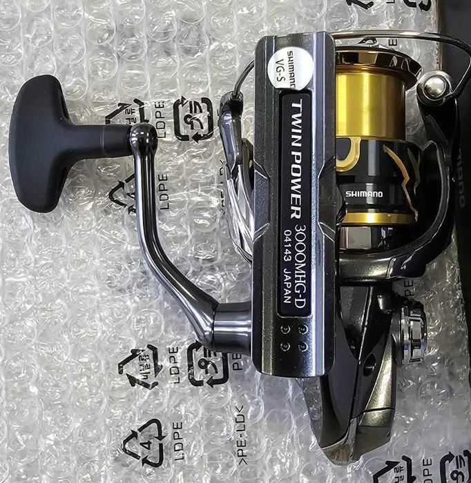 Спининг макара Shimano Twinpower 3000MHG + резервна шпула