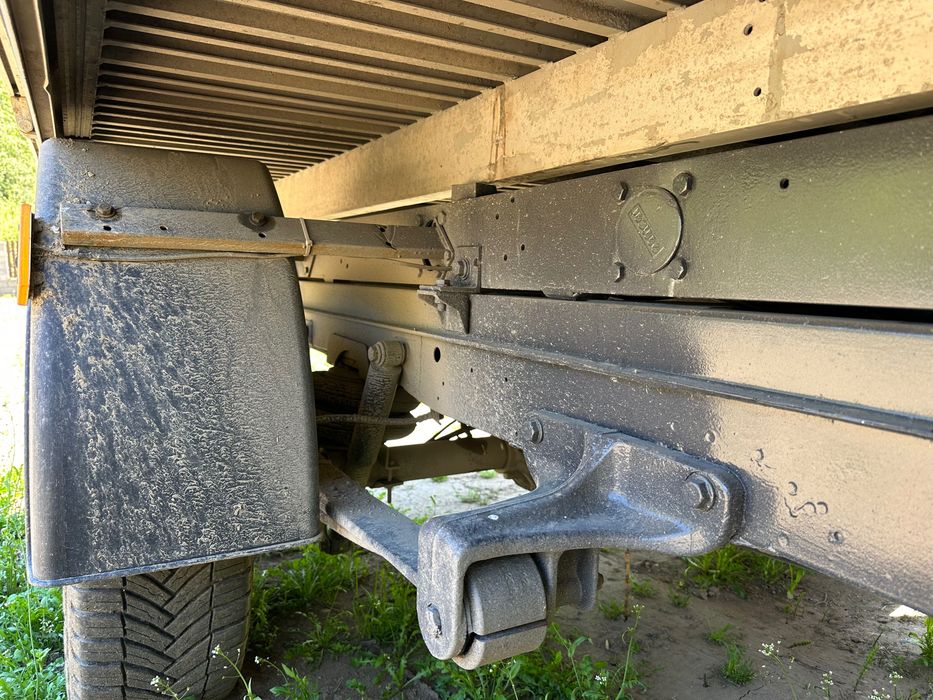 Vând camionetă Mercedes basculabil