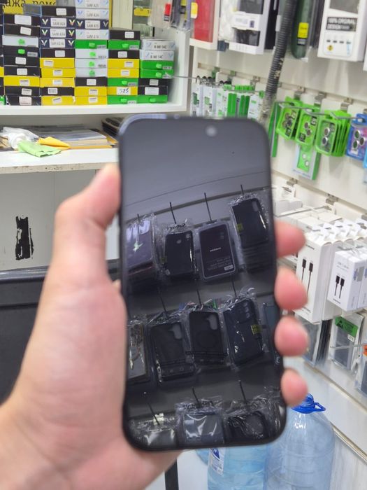 Продам Iphone 15