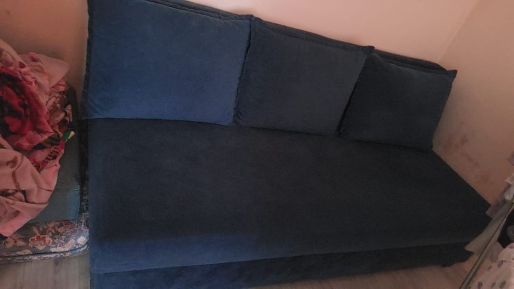 Продам срочно диван