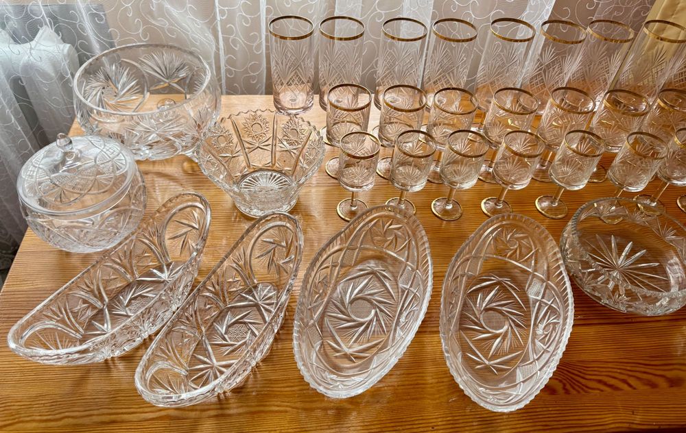 Кристални комплекти - чаши, фруктиери, купи