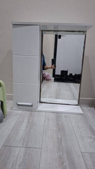продам шкаф с зеркалом