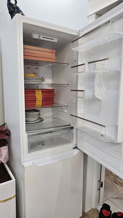 Продаётся холодильник Midea