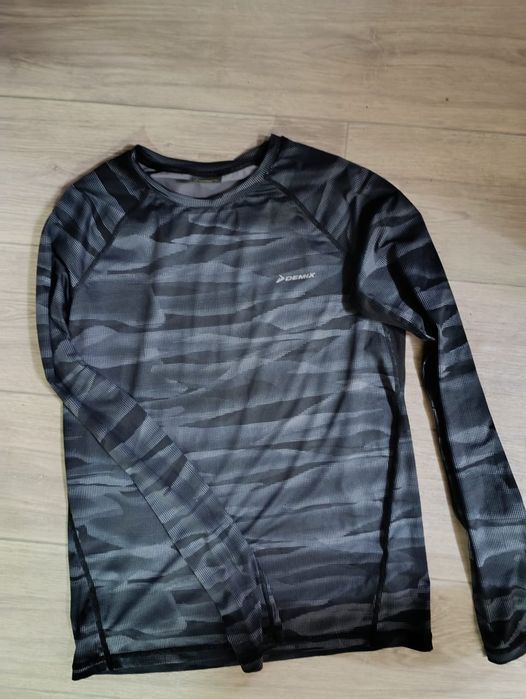 Продам куртку зимнюю