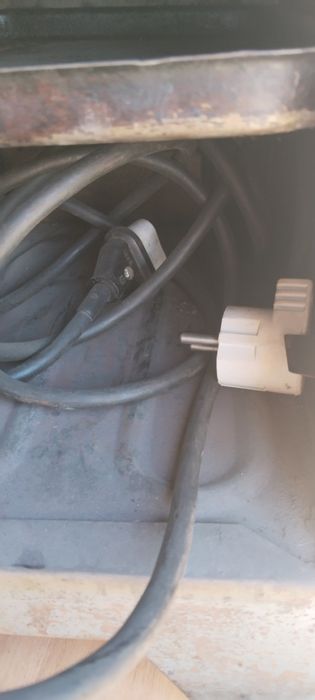 Продам электропечь в хорошем состоянии,