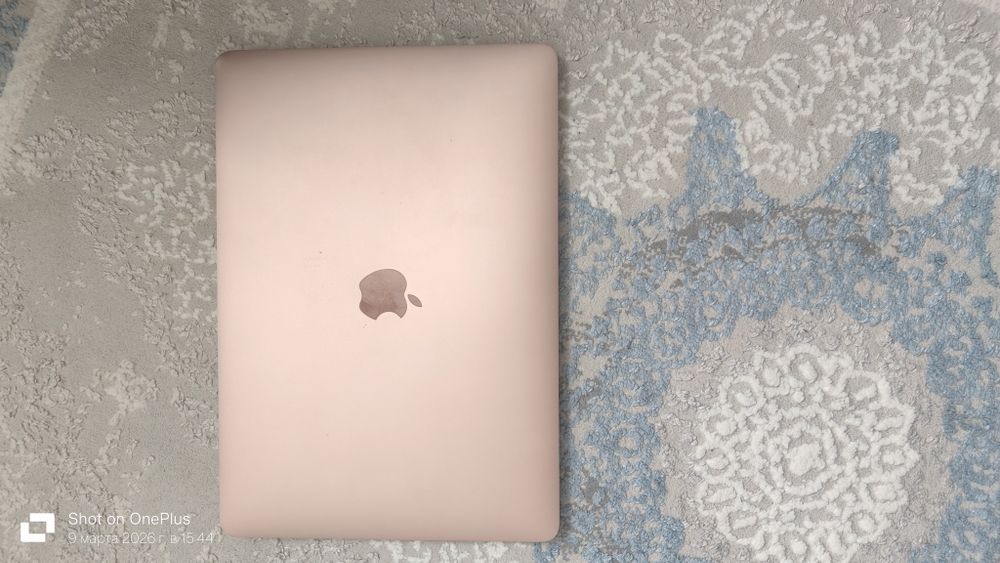 Продам MacBook air 13