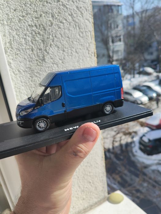 Macheta Iveco Daily 1/43