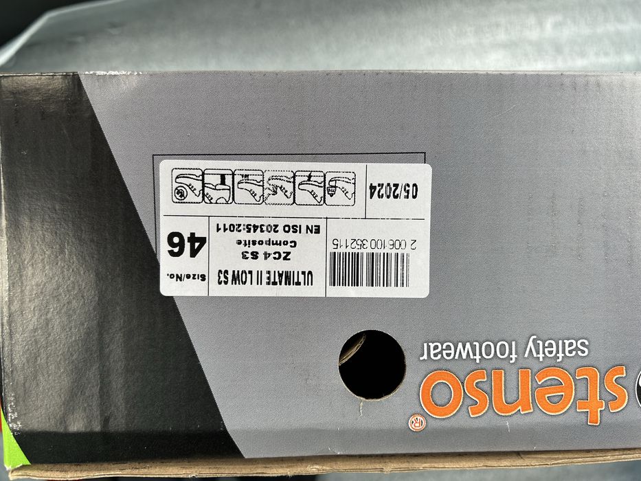 Работни обувки с метално бомбе