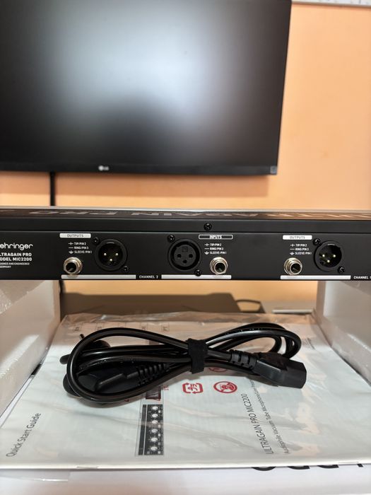 Behringer MIC 2200 V2 preamplificator linie si microfon cu tub in GARANTIE 2027