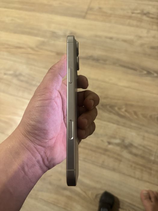 Продам 16 про мах 256