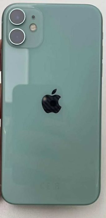Продавам IPhone 11