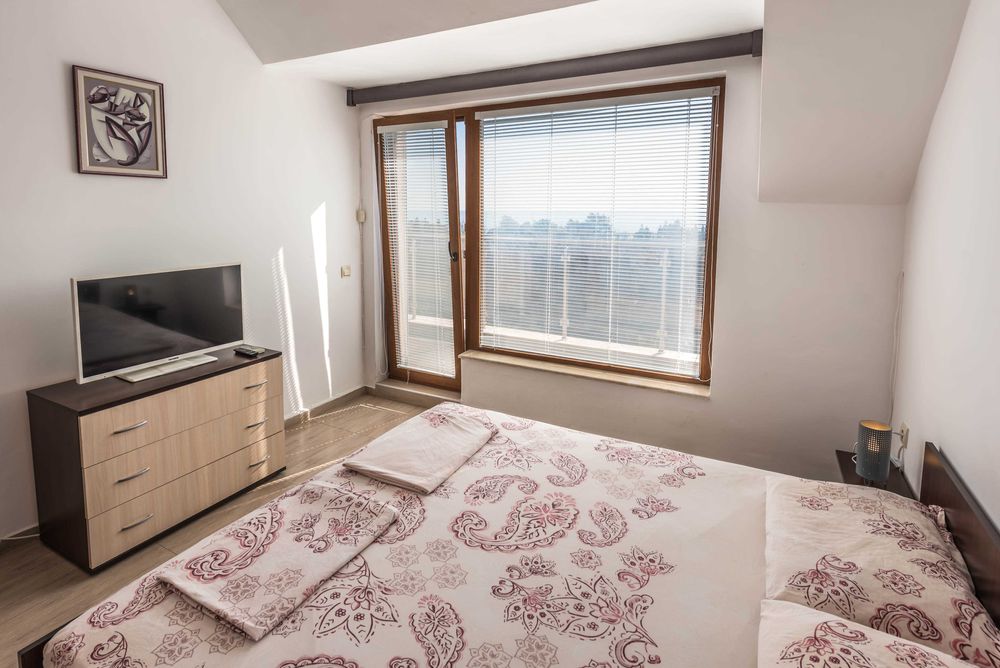 Дава се под наем Двустаен апартамент в Варна, м-т Евксиноград - 78 кв.м за 800 € - Снимка #13