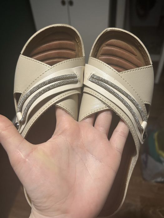 Продам женскую обувь