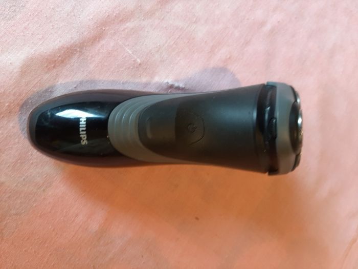 Aparat de barbierit electric uscat Philips PT 725