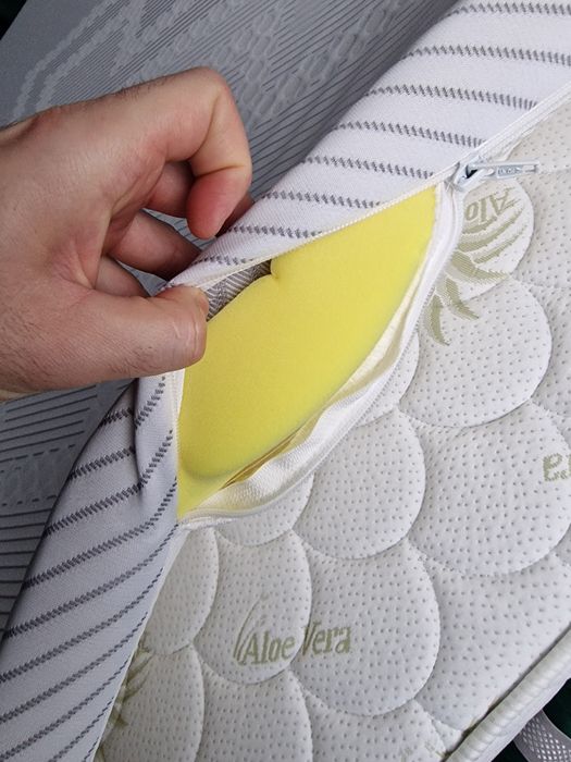 Saltea superioara/Topper spuma 160x200x5 nefolosit. NU SE VINDE PATUL!