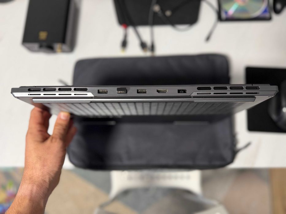 Laptop gaming Lenovo Legion Slim 7 | Ryzen 7 7840HS | 32GB | 2TB | RTX 4060 | Garantie