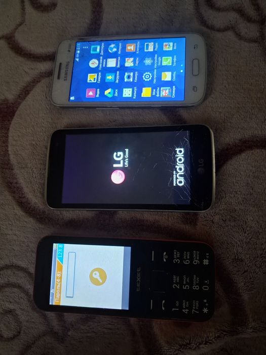 Продам мобильные телефоны. См.описание и фото.