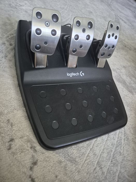 Volan cu pedale si schimbător Logitech G29 CA NOU