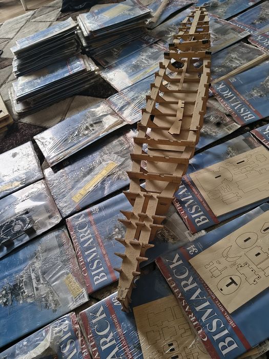 Colecție macheta bismarck fascicule sigilate și scheletul inceput