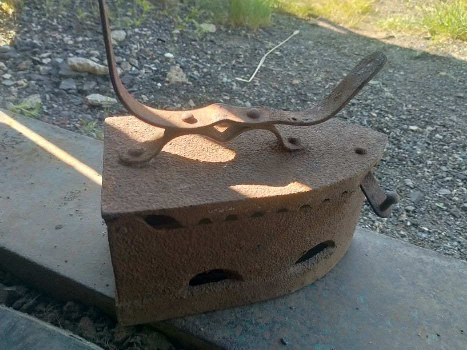 Утюг раритетный.