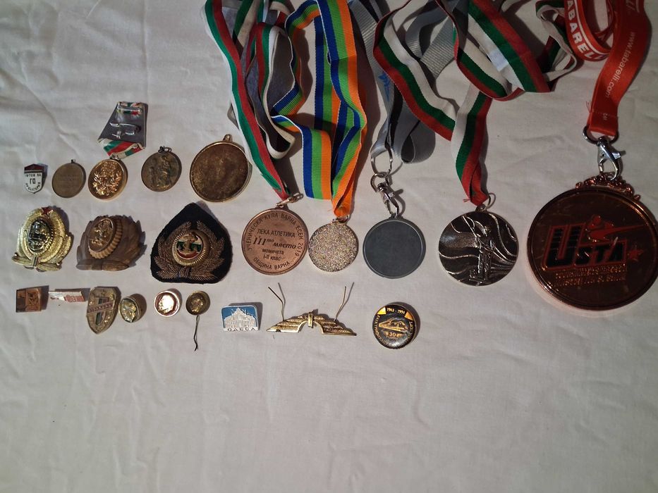 Значки и медали.