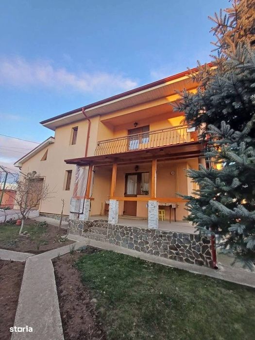 De vanzare Vila din caramida 4 camere Pret 245.000e