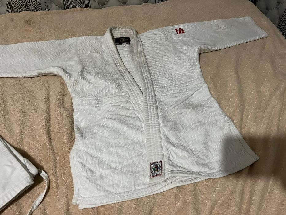 Кимоно Sakura для дзюдо