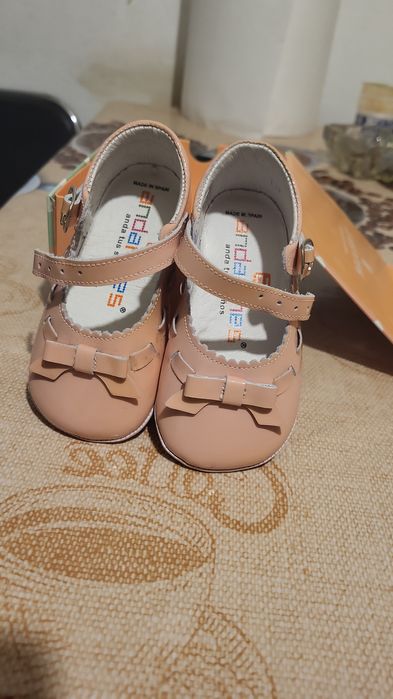 Pantofi nr 19 din piele naturala roz