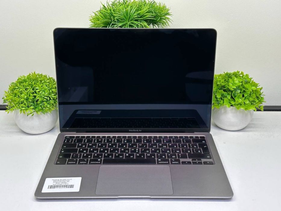 Macbook Air 2020 core i3 SSD256 gb Ram 8 gb.,