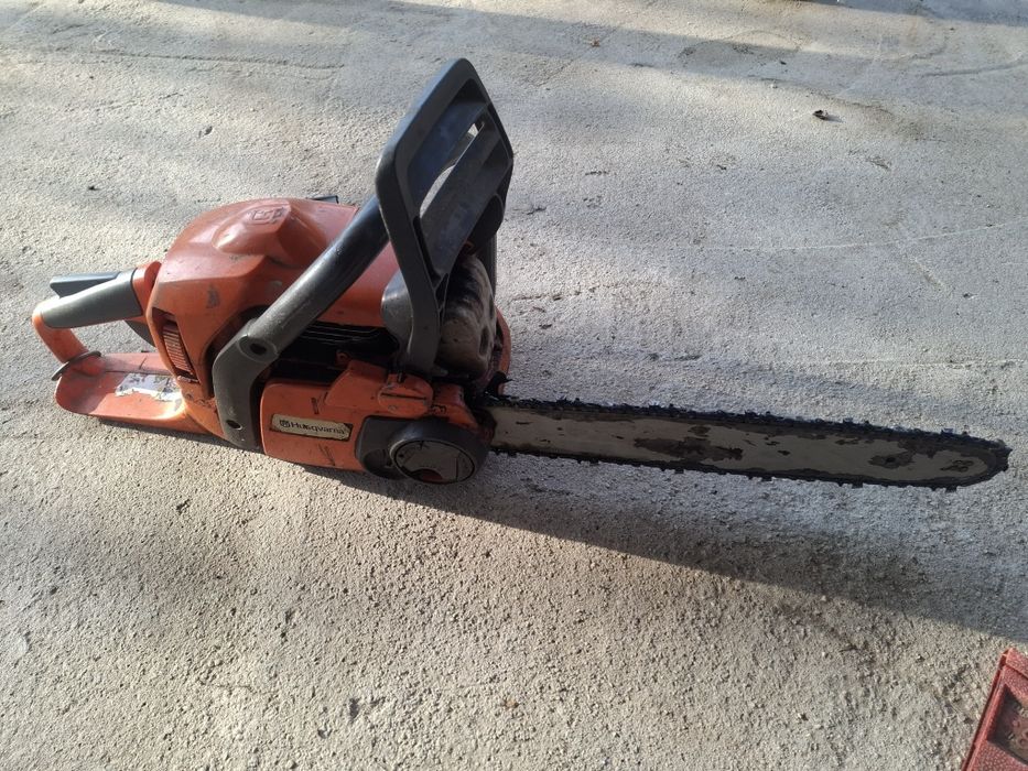 VÂND  drujba HUSQVARNA 435